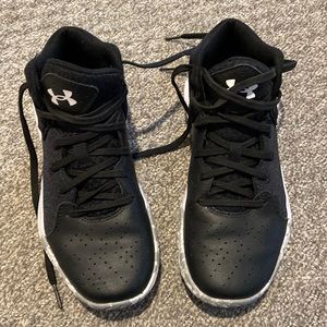Boys Under Armour Basketball shoes, size 4